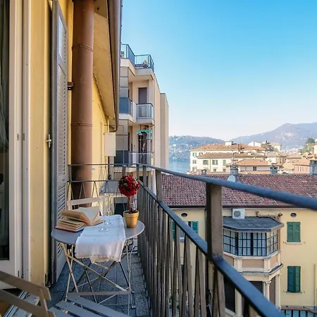Anna's Super Cozy Flat, With A/c, High Speed Wifi, Near The And Public Transport شقة كومو