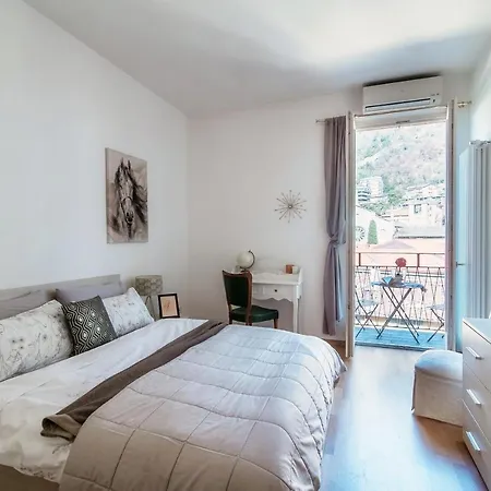 Anna's Super Cozy Flat, With A/c, High Speed Wifi, Near The And Public Transport Apartamento